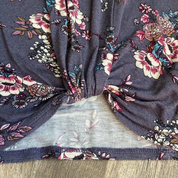 Front knot top - Picture 2 of 7